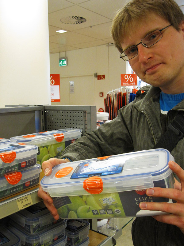 Die Gefrierdosenabteilung bei Karstadt